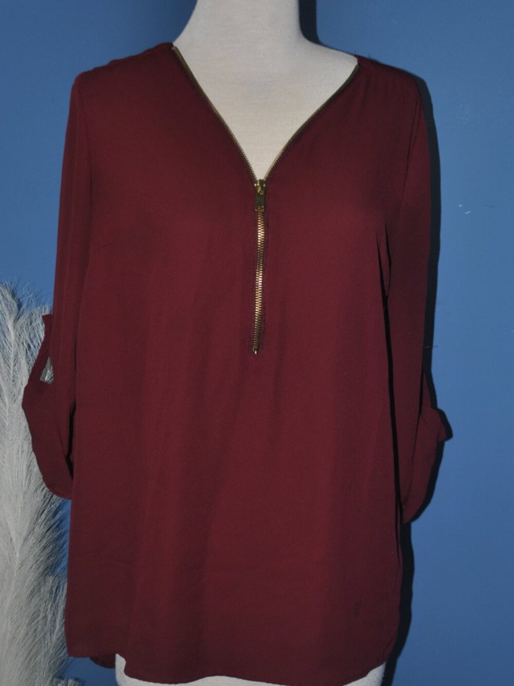 Rue21 Burgundy Zip Front Blouse Women's Medium Roll Tab Sleeve Career Top - Picture 3 of 7